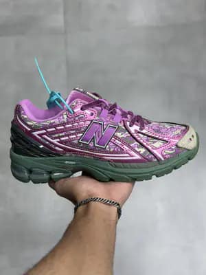 کتونی نیوبالانس ۱۹۰۶ صورتی گل زر New Balance Warlow Rose