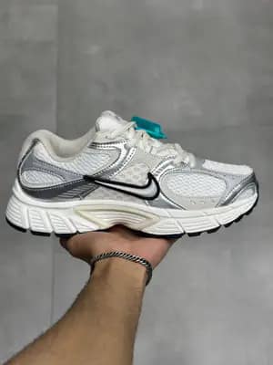 کتونی رانینگ نایک وی ۵ سفید کرم طوسی | Nike V5 RNR White Cream Grey
